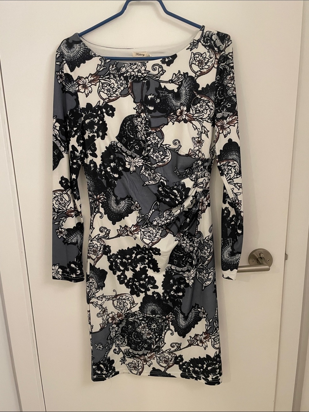 Women's Navy & White Floral Print Long-Sleeve Dress